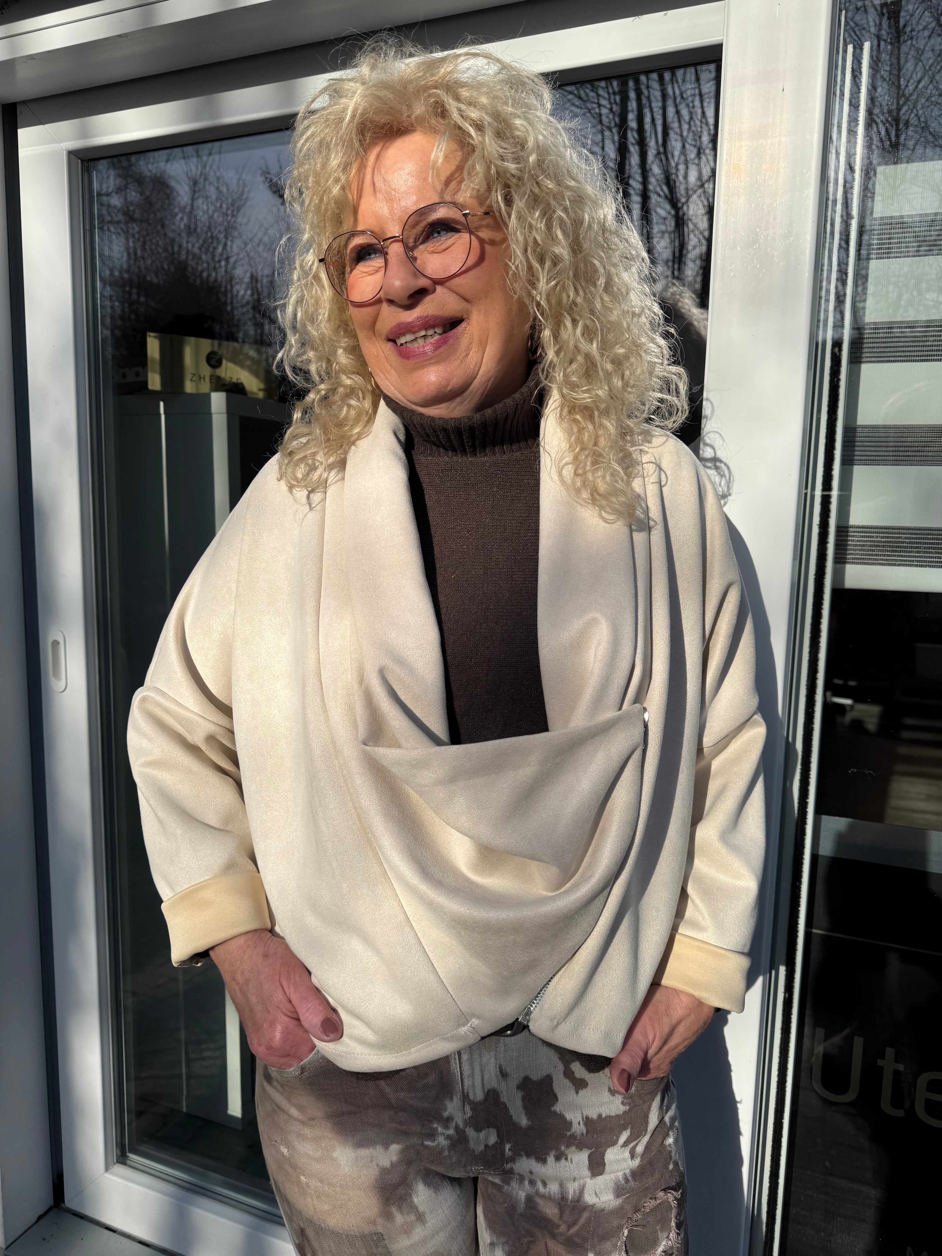 Angesagtes Velouroptik Jäckchen