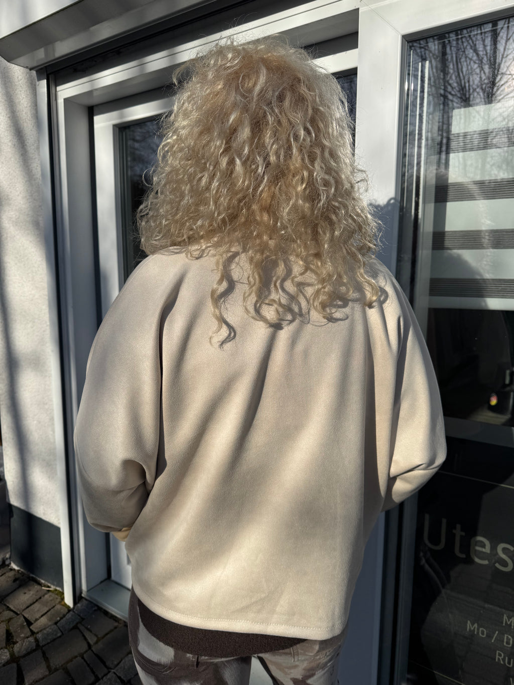 Angesagtes Velouroptik Jäckchen