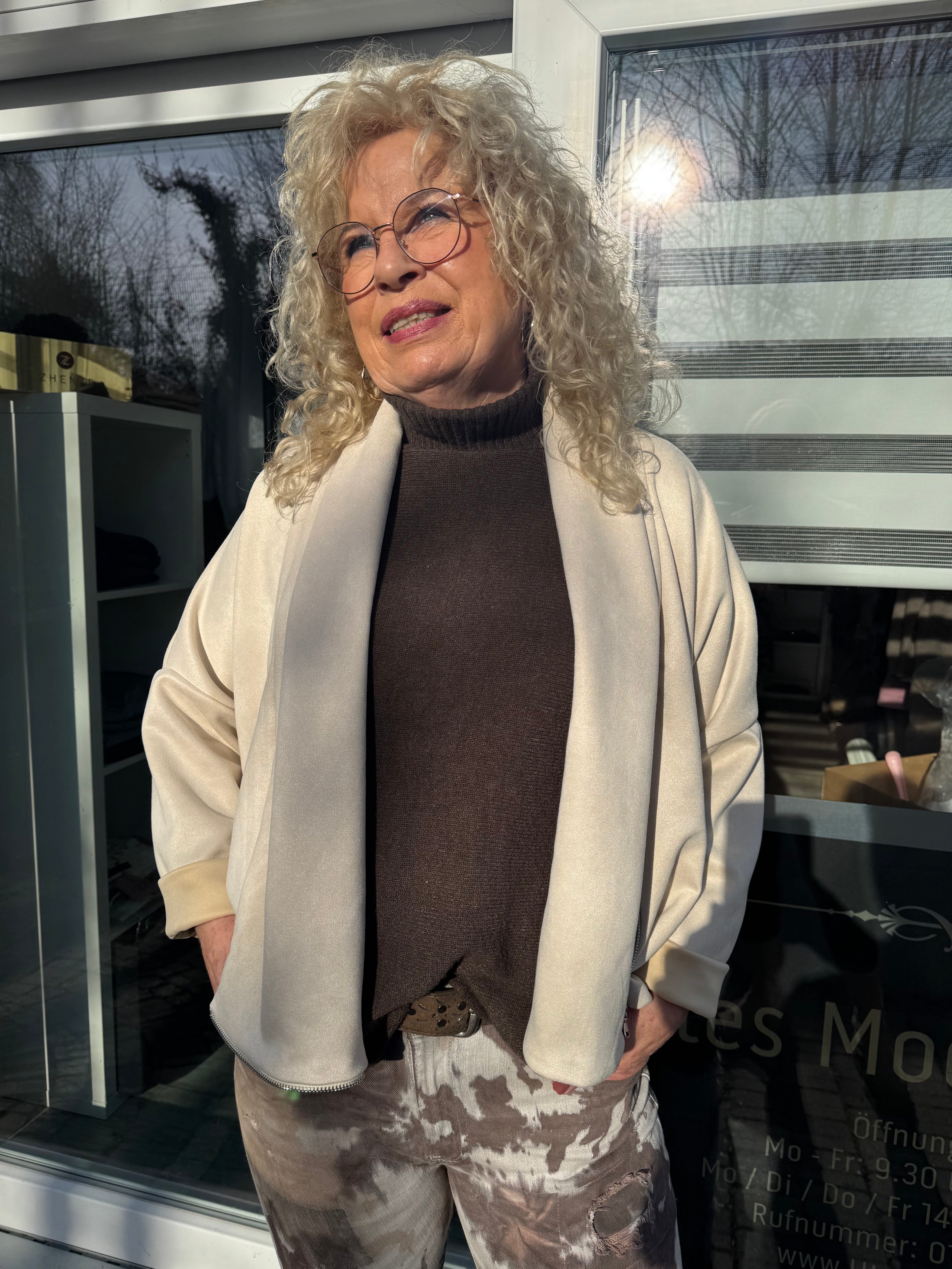 Angesagtes Velouroptik Jäckchen