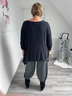 Curvy Feinstrick-Pullover – Outfit und Farbbeispiel