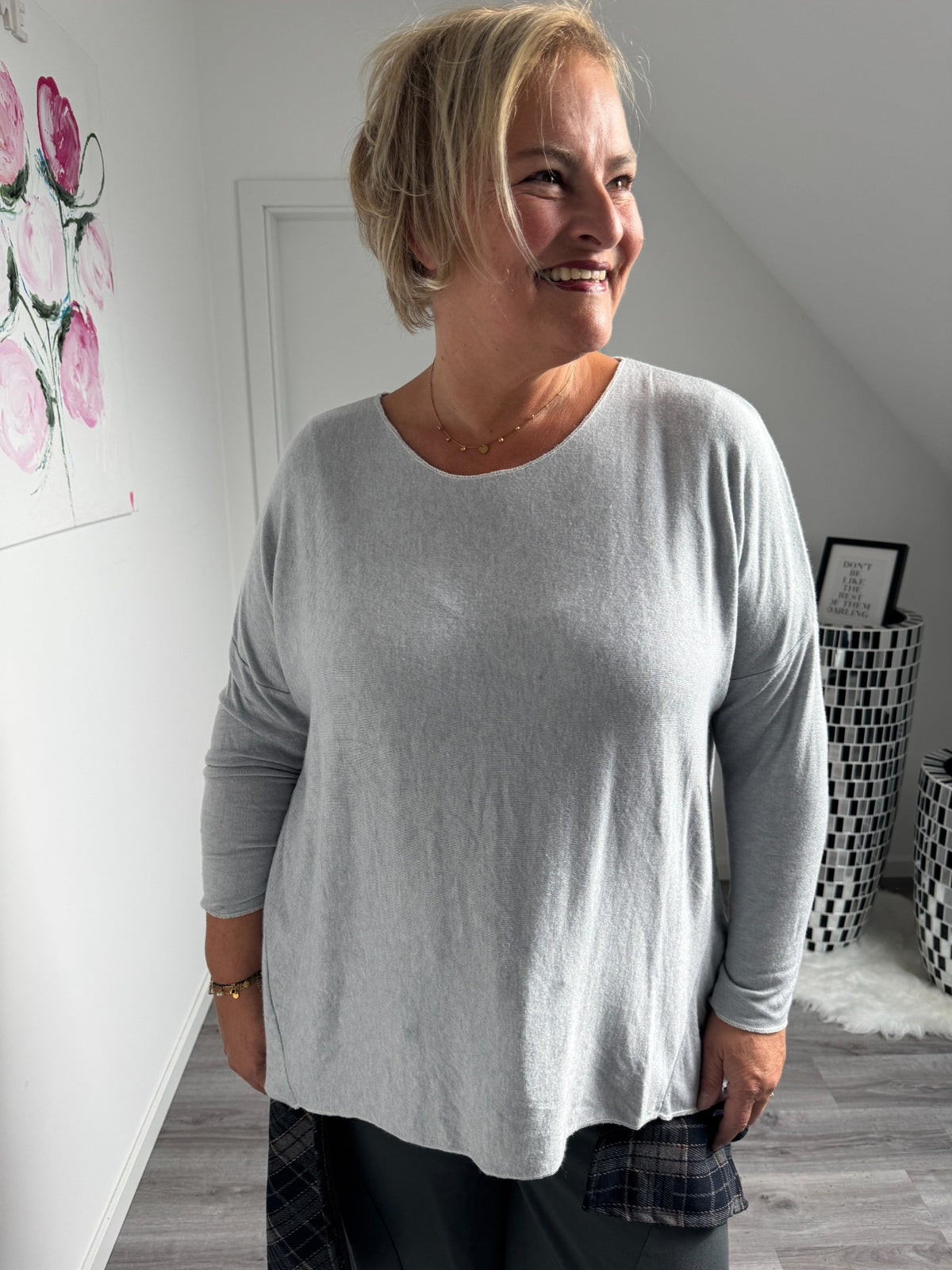 Curvy Feinstrick-Pullover – Outfit und Farbbeispiel