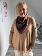 Curvy Feinstrick-Pullover – Outfit und Farbbeispiel