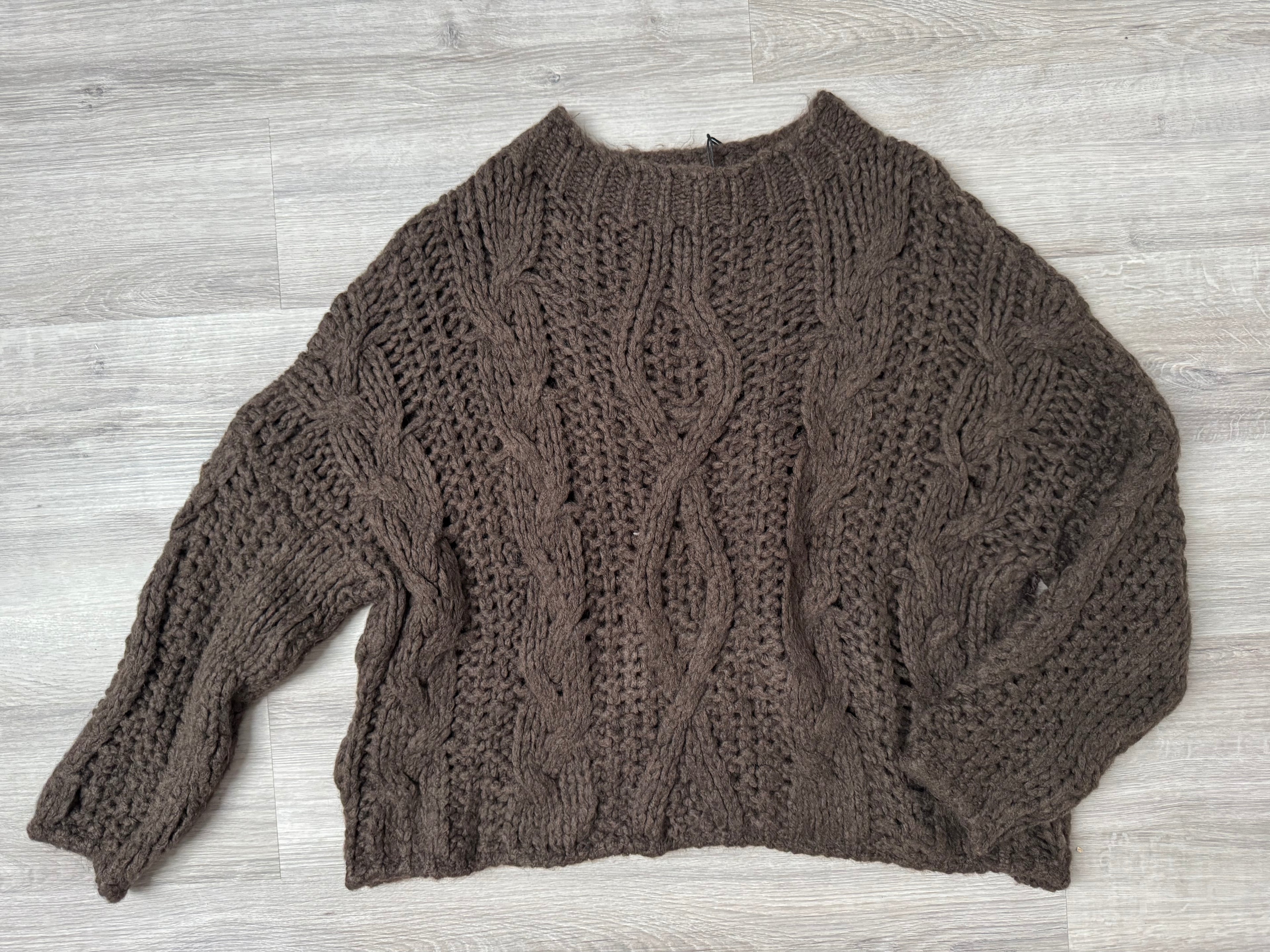 Winterpullover Zopfmuster