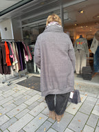 Curvy Teddymantel Grau Rückansicht